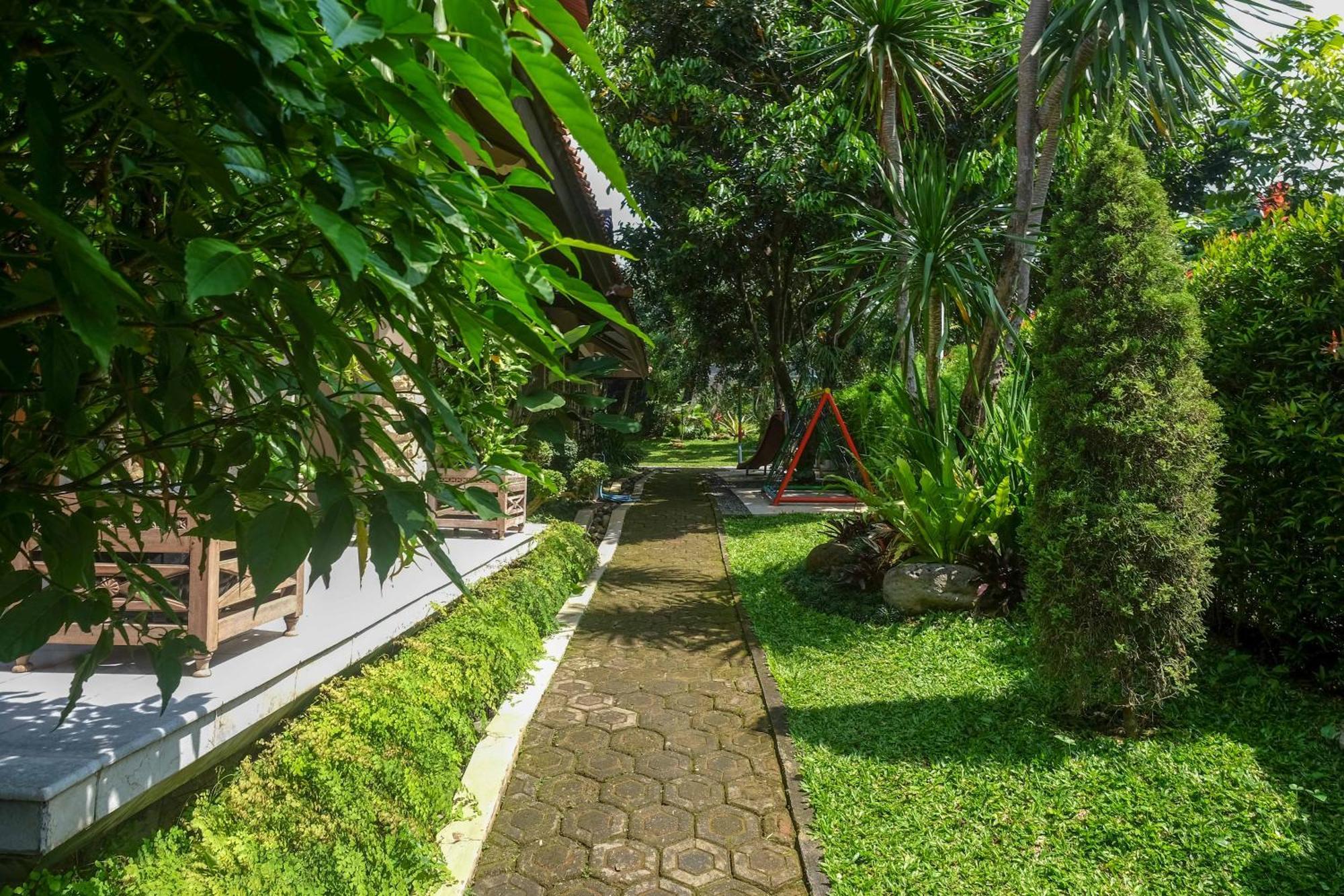 Sareh Villa By The Lavana Semarang Eksteriør bilde