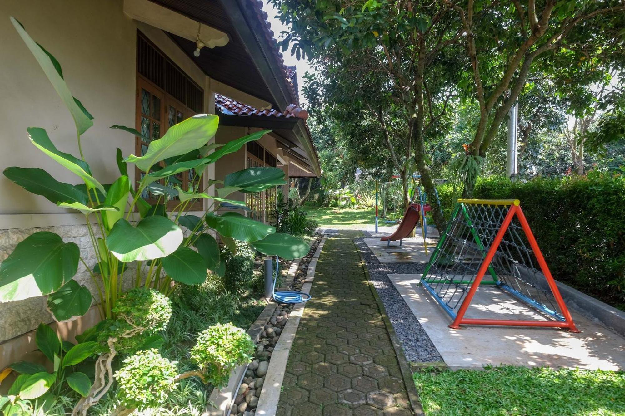 Sareh Villa By The Lavana Semarang Eksteriør bilde